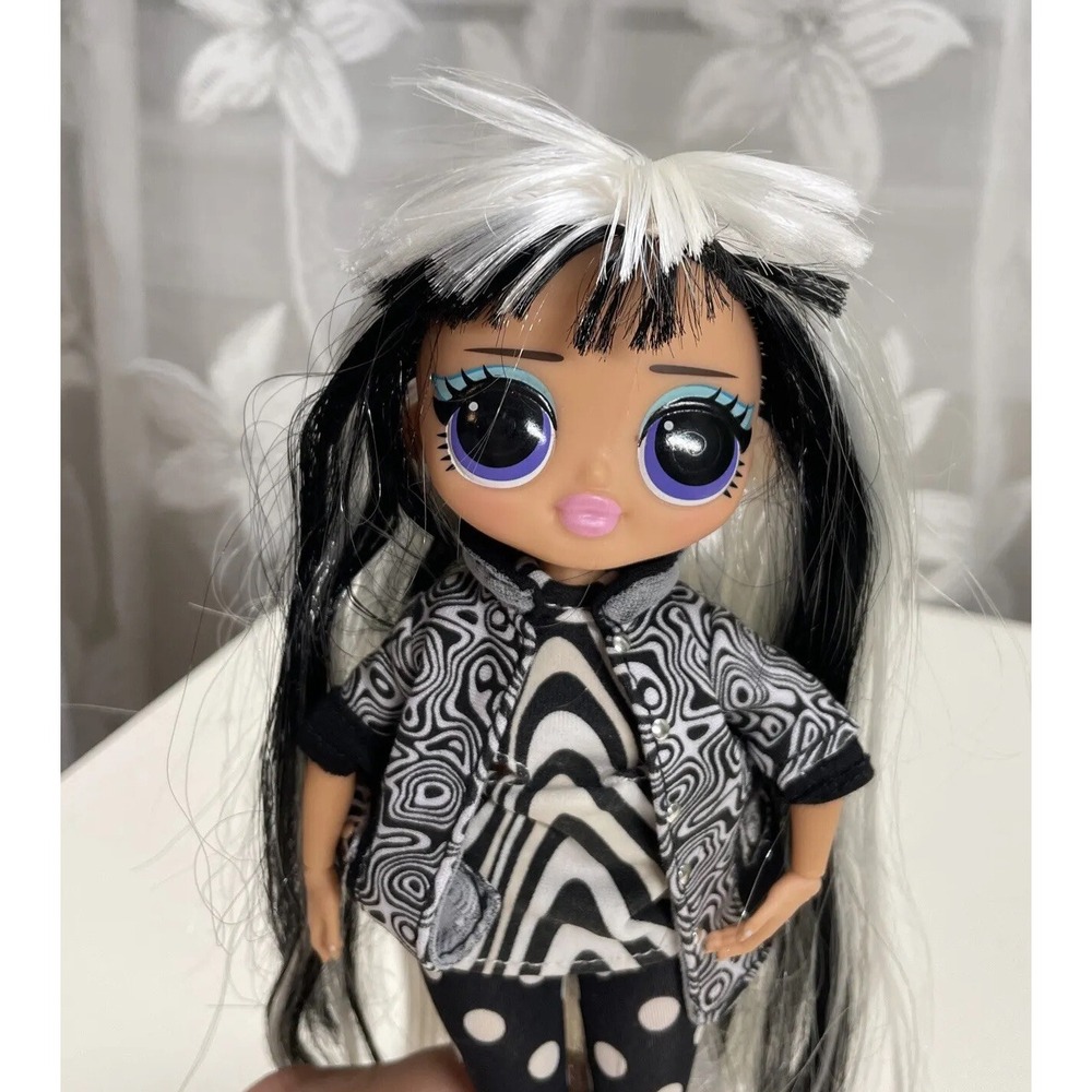 LOL Surprise OMG Lights GROOVY BABE 9" Fashion Doll